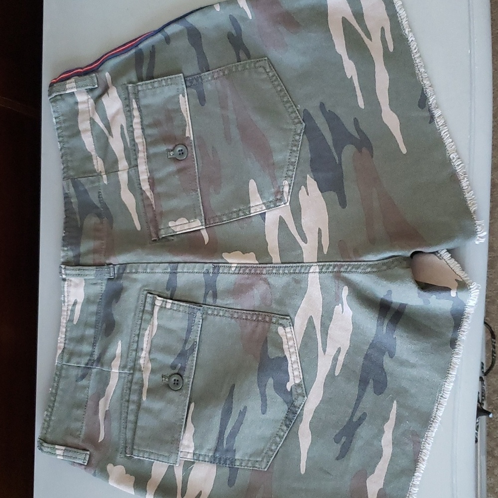 GAP button fly super high waisted camo utility shorts - Picture 4 of 10